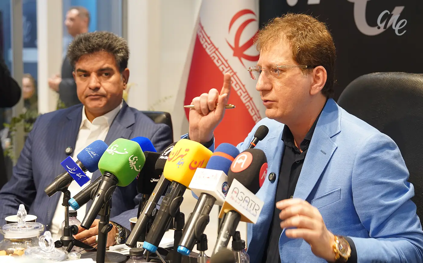 قسمت اول کنفرانس خبری بابکزنجانی از نمایشگاه الکامپ